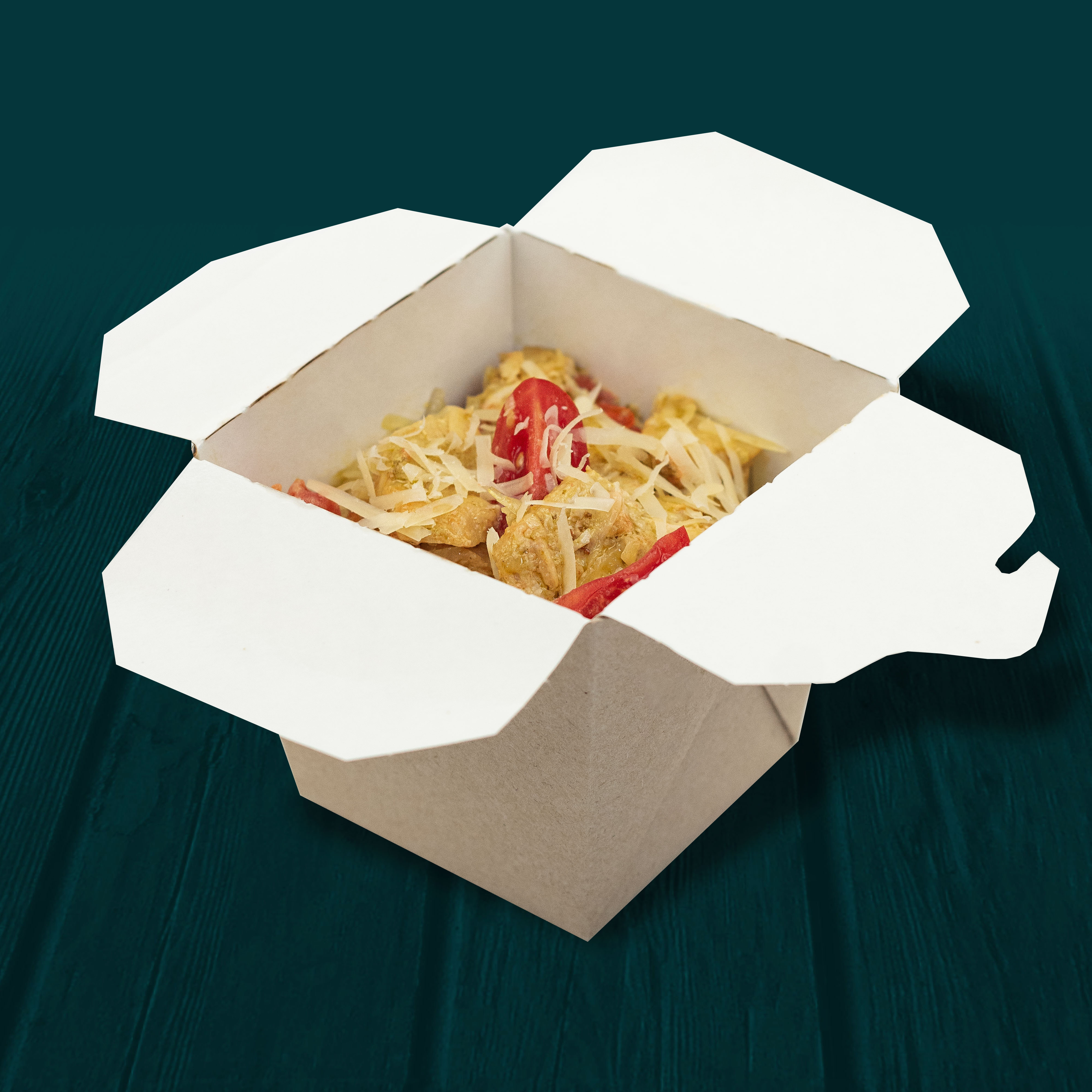 Паста с курицей и песто