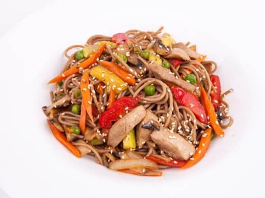 Wok пшеничная лапша с креветками