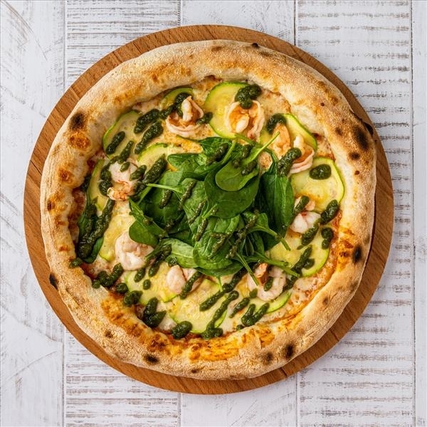 Пицца с креветками и страчателлой