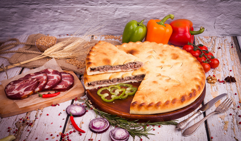 Русский пирог с телятиной, грибами и болгарским перцем