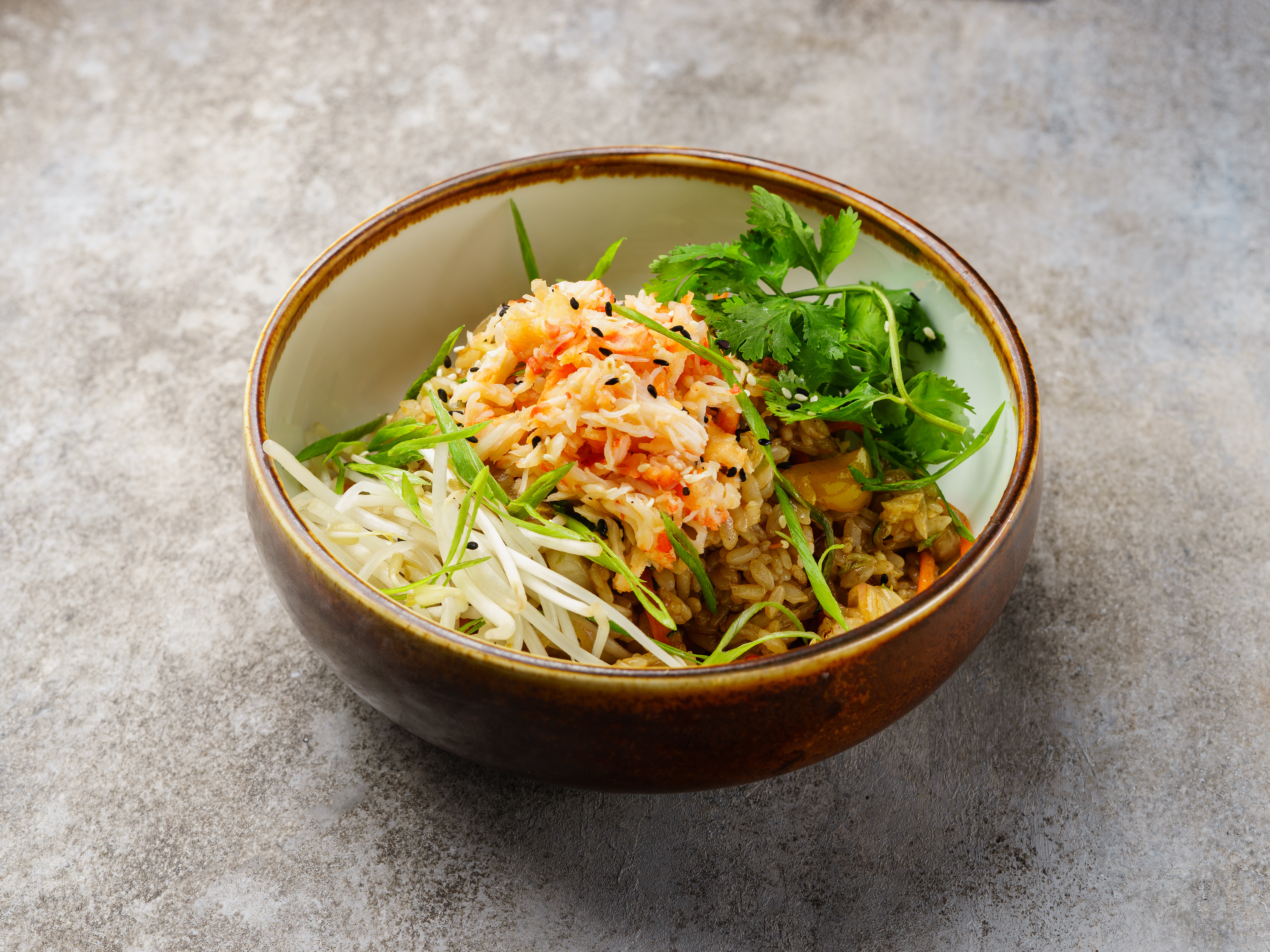 Wok рис с крабом