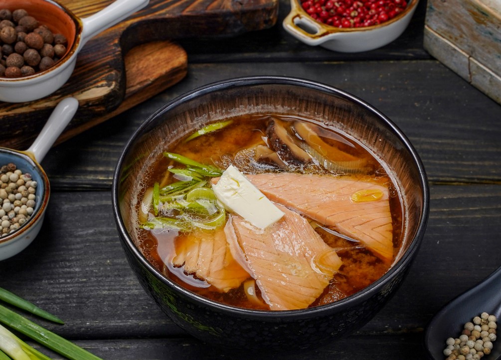 Мисо суп с лососем