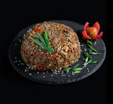Рис Тяхан с куриным филе и овощами