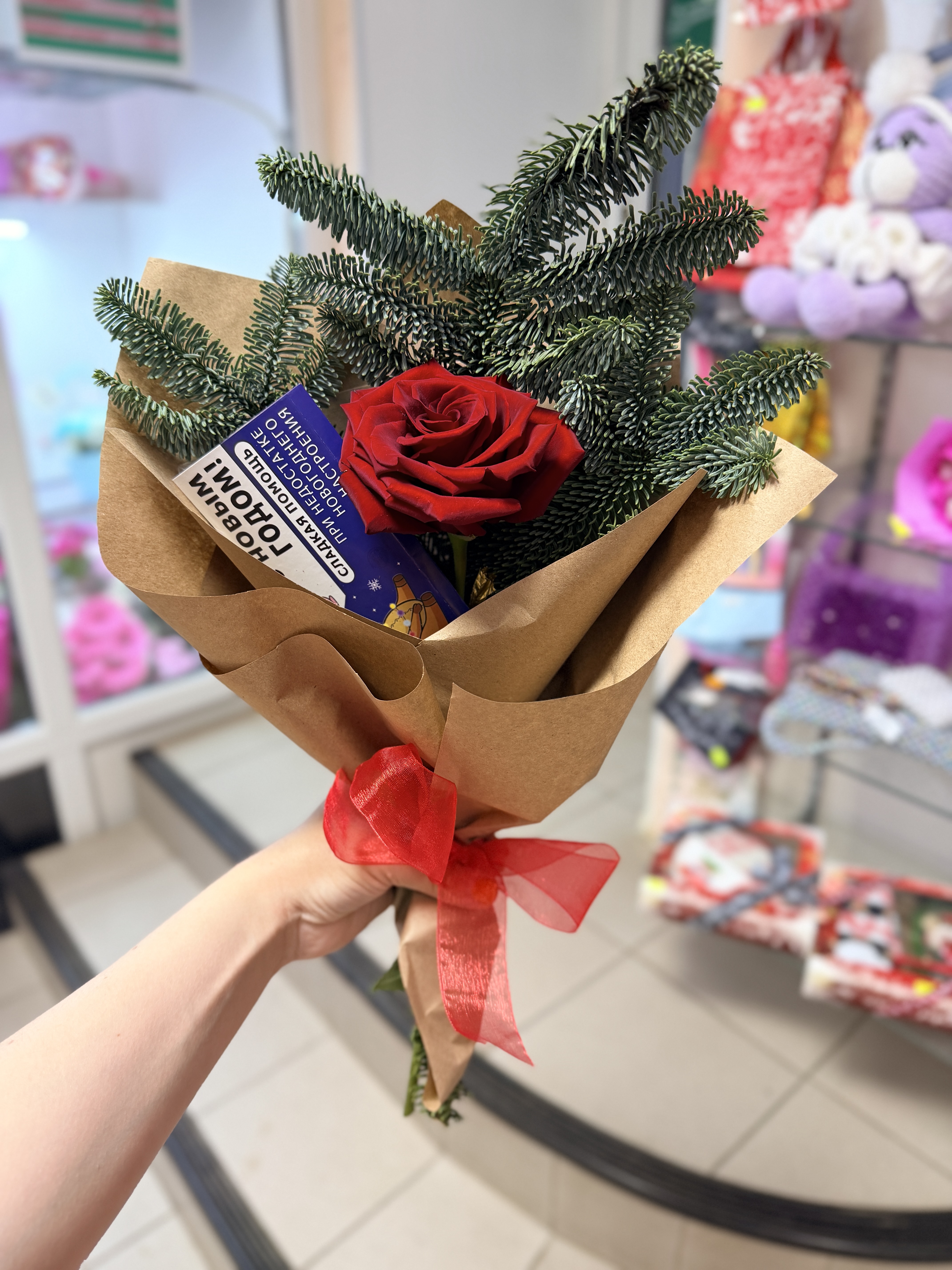 Букет из нобилиса , розы , шоколада 