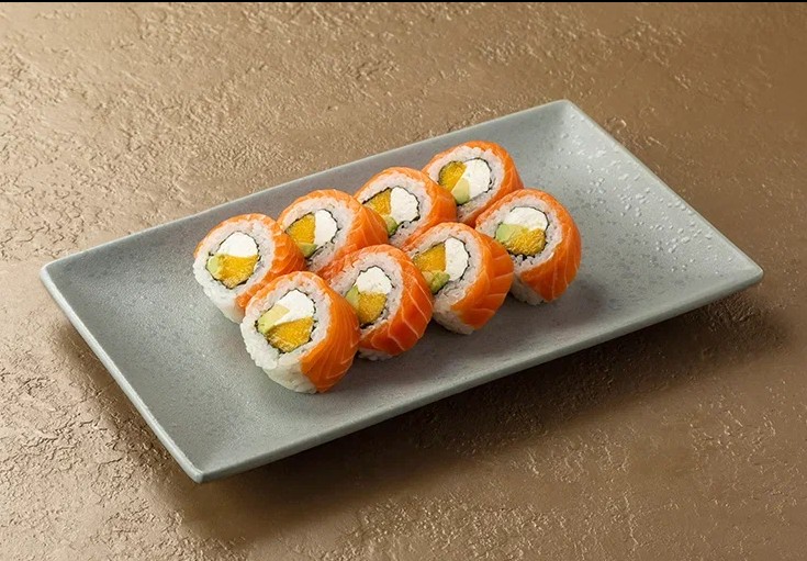 Филадельфия с авокадо и манго