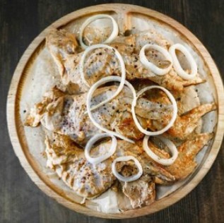 Маринованное мясо из куриных крылышек