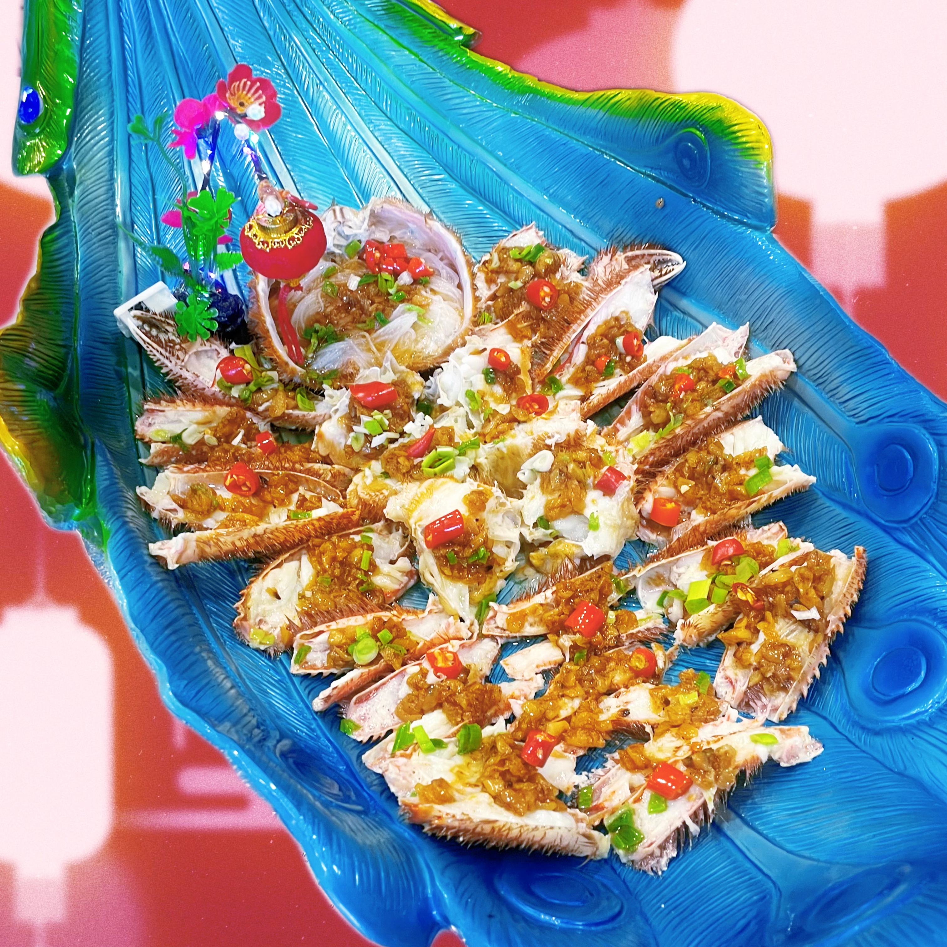 H-26 蒜蓉粉丝毛蟹 Краб волосатик приготовленный на пару с чесноком .