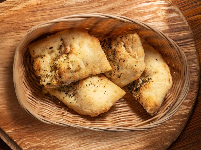 Римская фокачча с травами