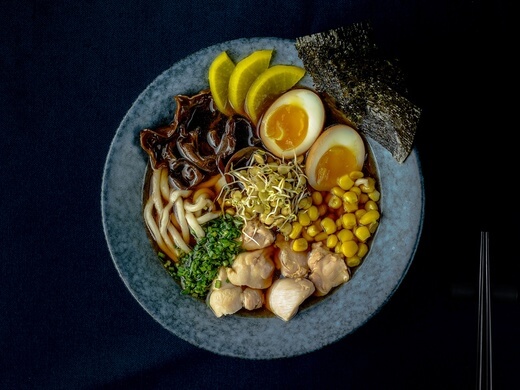 Классический рамен с куриным бедром