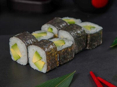 Маки с авокадо