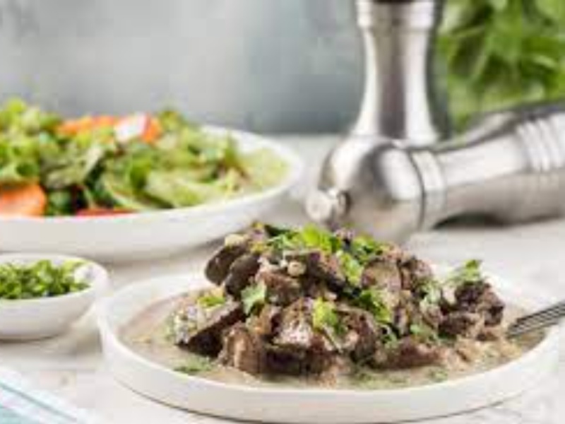  Куриная печень в сливочном соусе с рисом