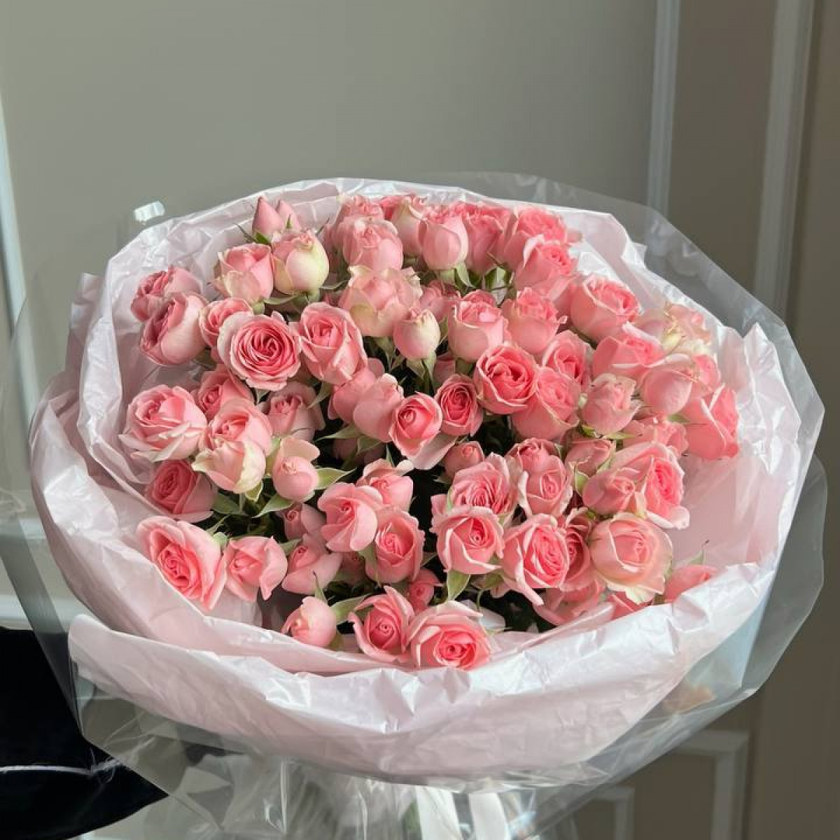 Букет из кустовых роз Артикул: 2685