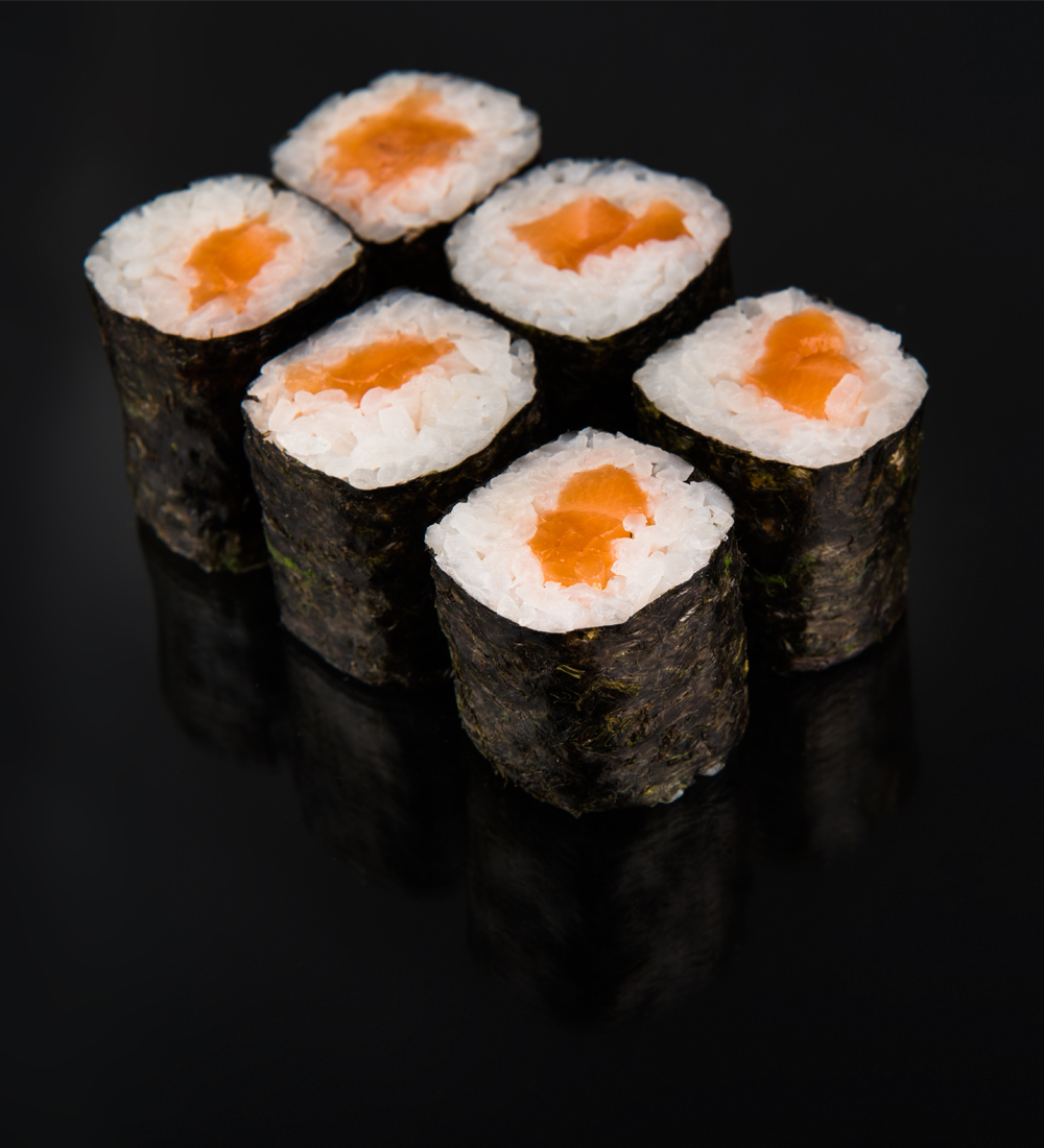 Ролл с лососем