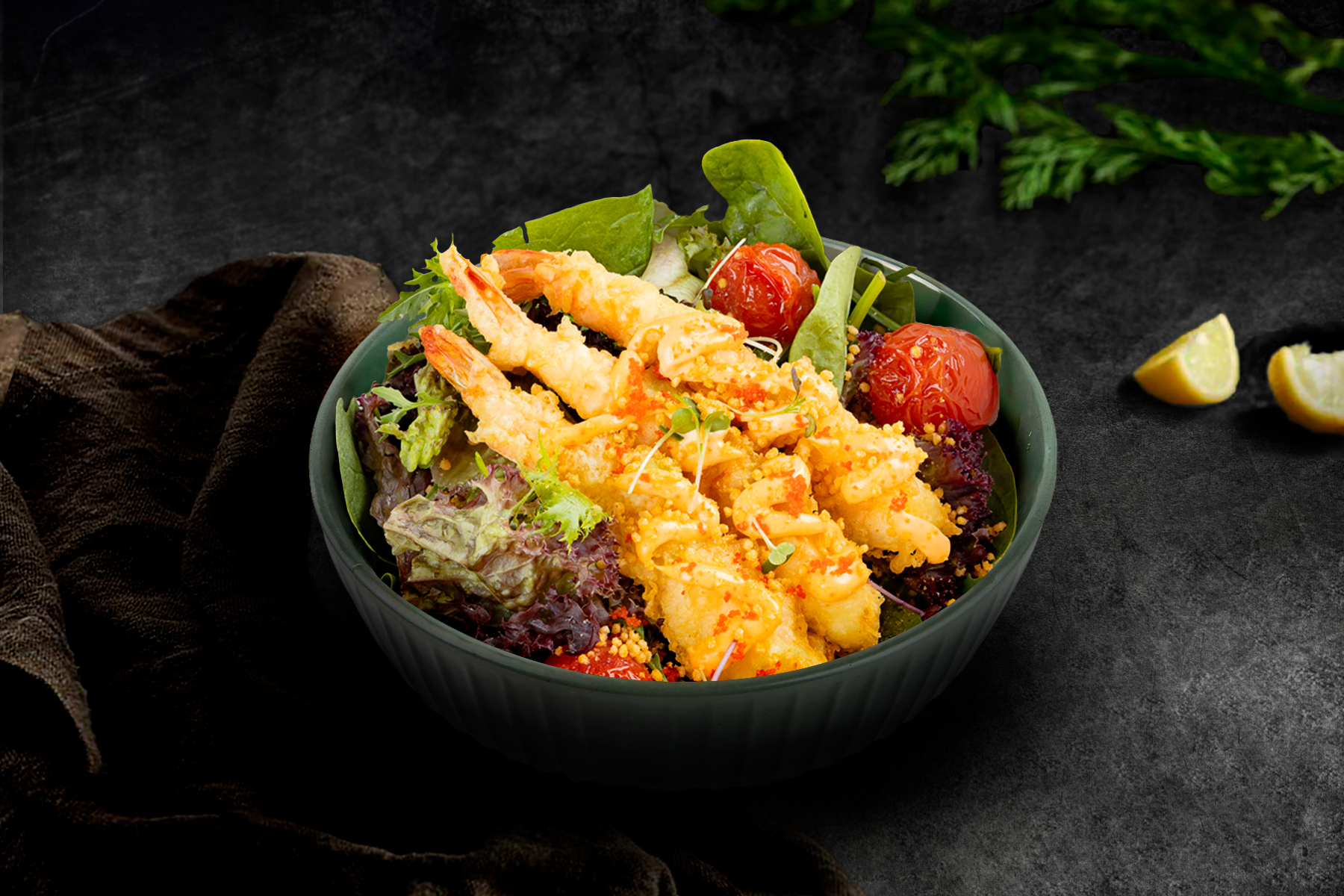 Салат с креветкой в темпуре