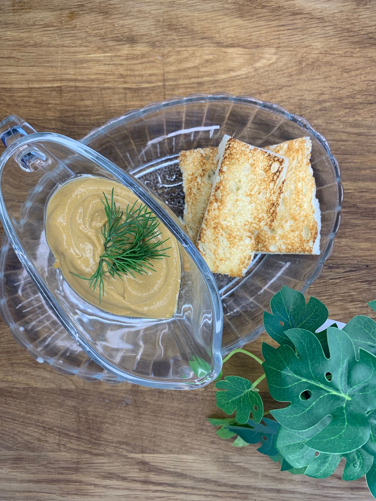 Паштет из курицы с хрустящими гренками