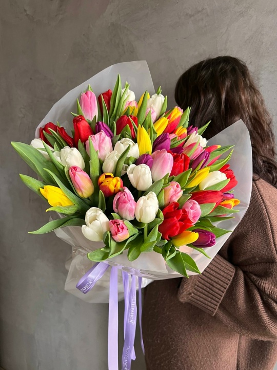51 тюльпан микс в оформлении