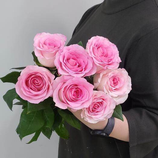 Букет из розовых роз 7 шт