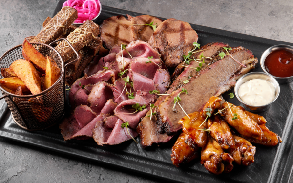 Фирменный сет из флагманских мясных деликатесов собственного производства