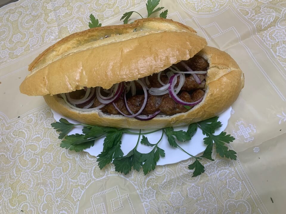 Люля кебаб курица в хлебе с зеленью