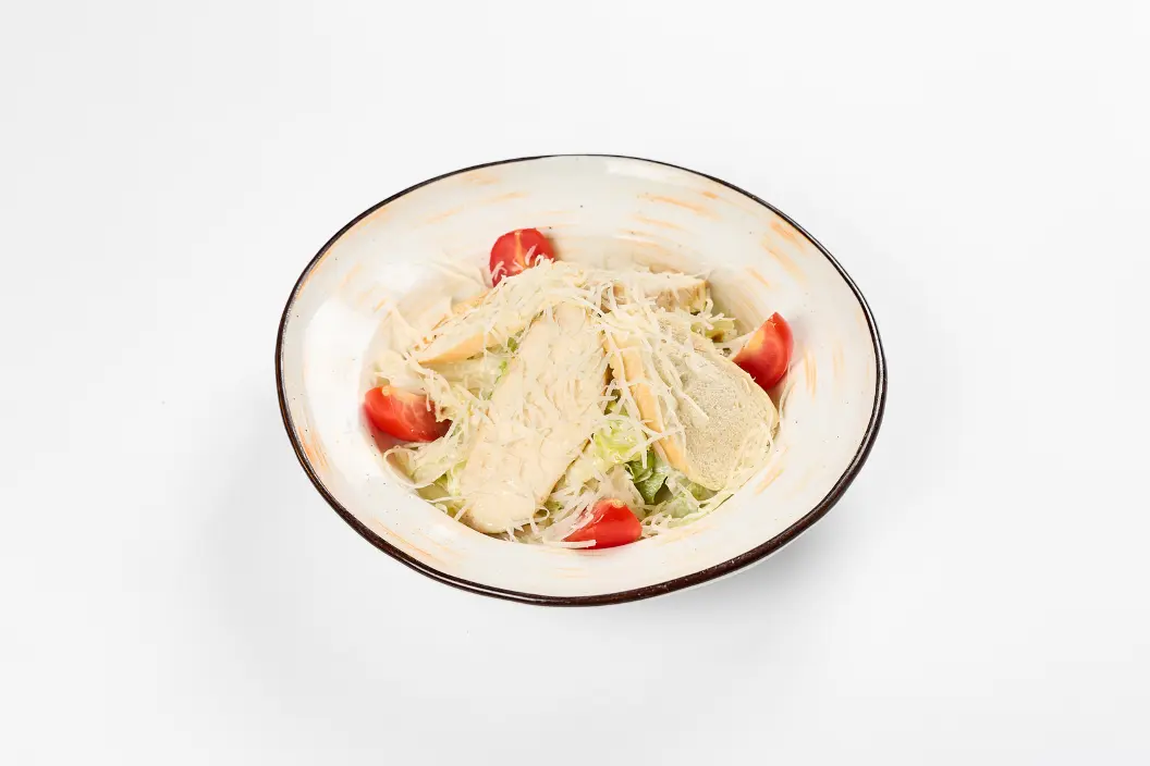 Цезарь с курицей салат