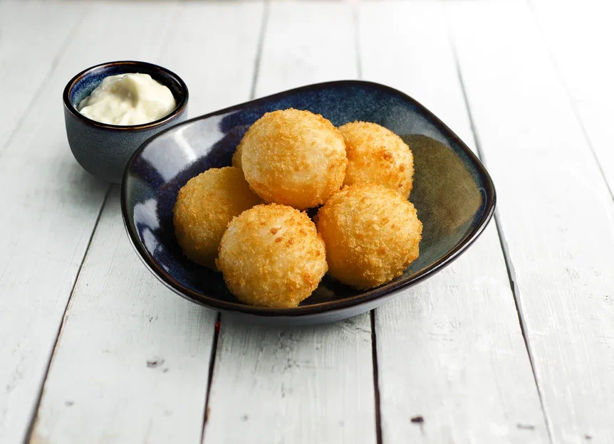 Рисовые шарики с лососем