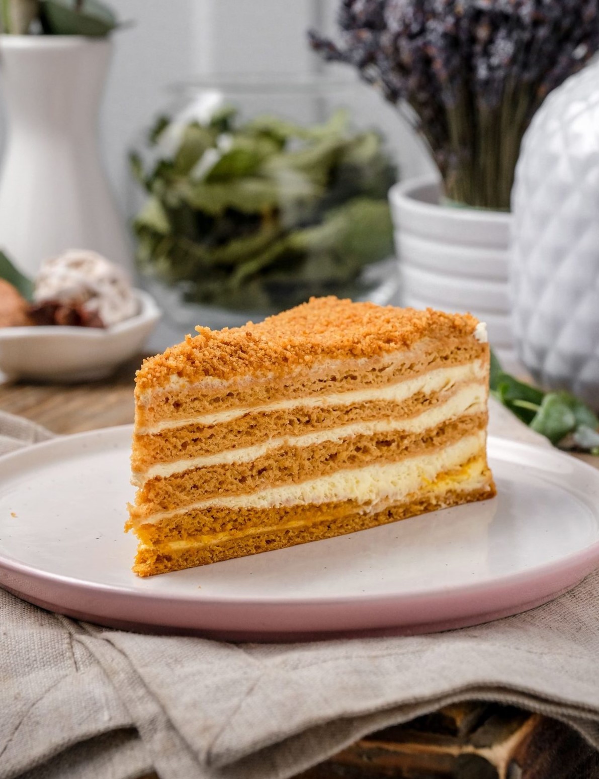 Торт Медовик( кусок)