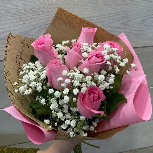 Розы с гипсофилой