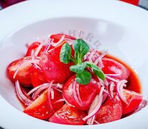 Салат из помидоров бычье сердце