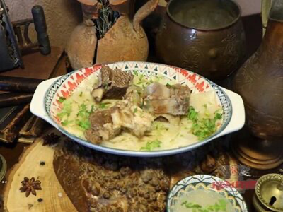 Бешбармак с говядиной и бульоном