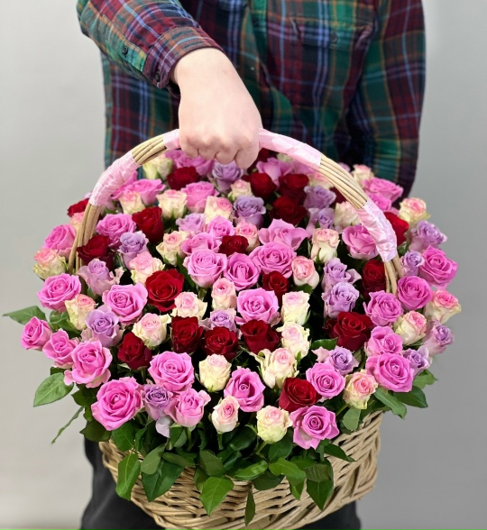 101 Роза Mix в корзине