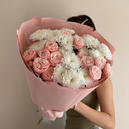 Букет с кустовыми розами 