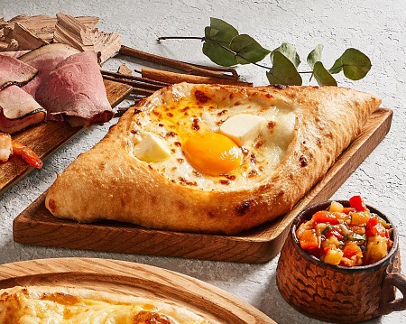 Хачапури по-аджарски классическая