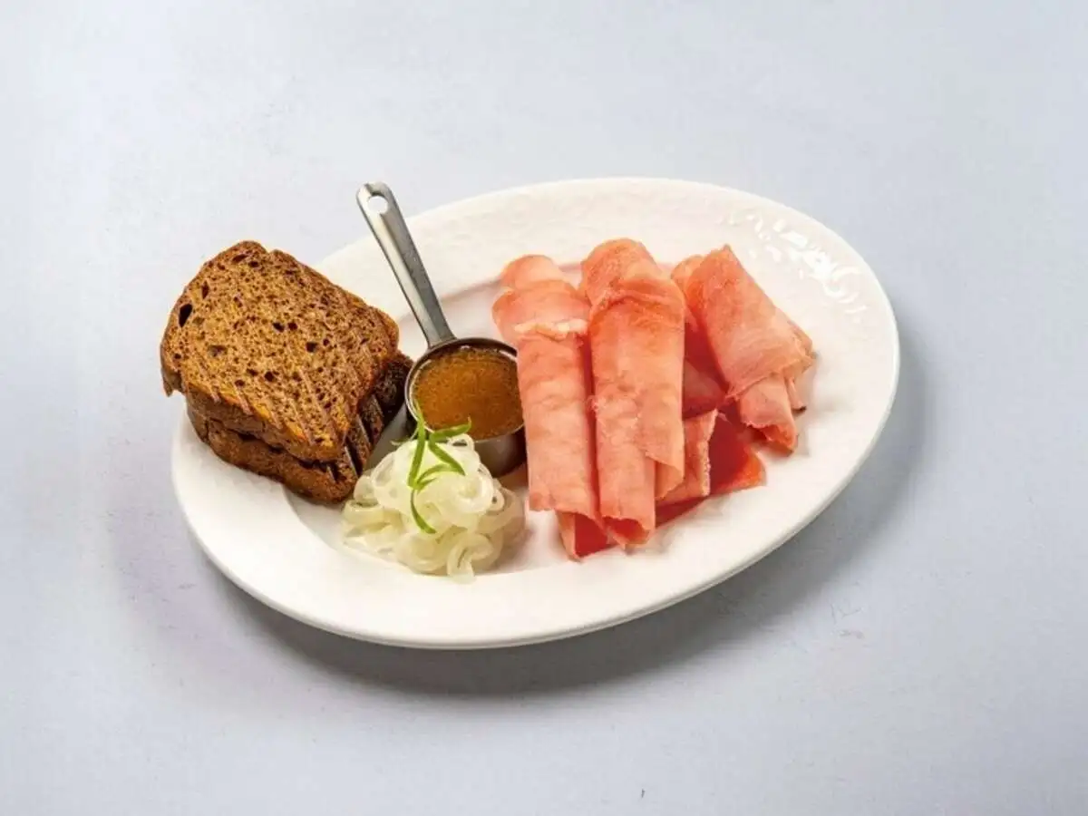 Строганина из тунца