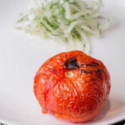 Помидор на мангале