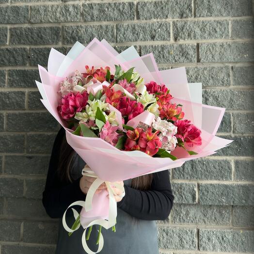 Букет из альстромерии