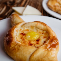 Хачапури по-аджарски