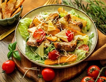 Цезарь с цыпленком