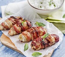 Шашлык из куриного филе в беконе 500г