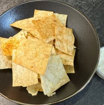 Фирменные чипсы Че с соусом