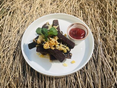 Гренки с томатным соусом 