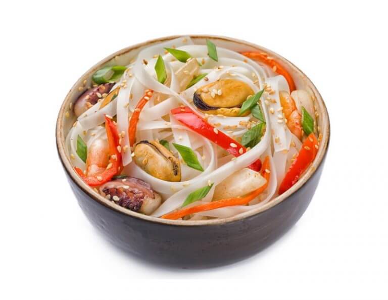 Рисовая лапша с морепродуктами