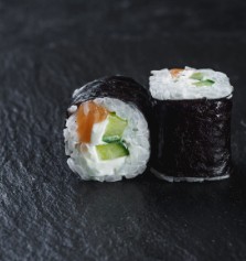 Классический с лососем огурцом и сливочным сыром