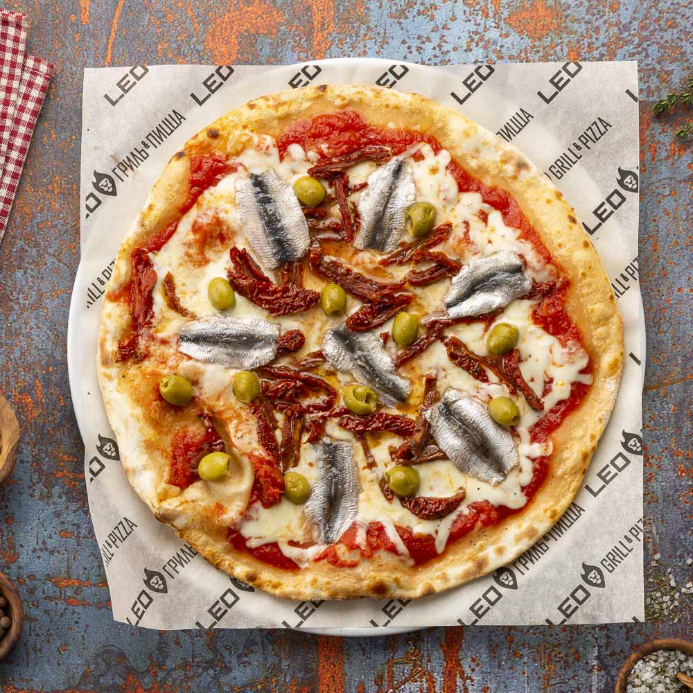 Пицца с анчоусами, вяленными томатами (слим)