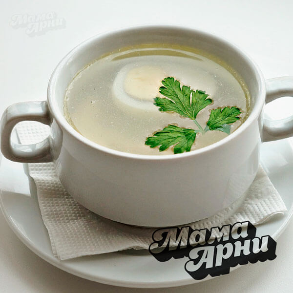 Бульон куриный с яйцом и мясом птицы