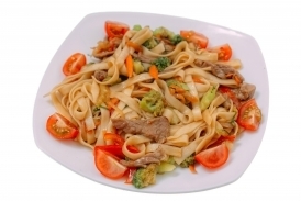 Удон со свининой и брокколи в соусе терияки