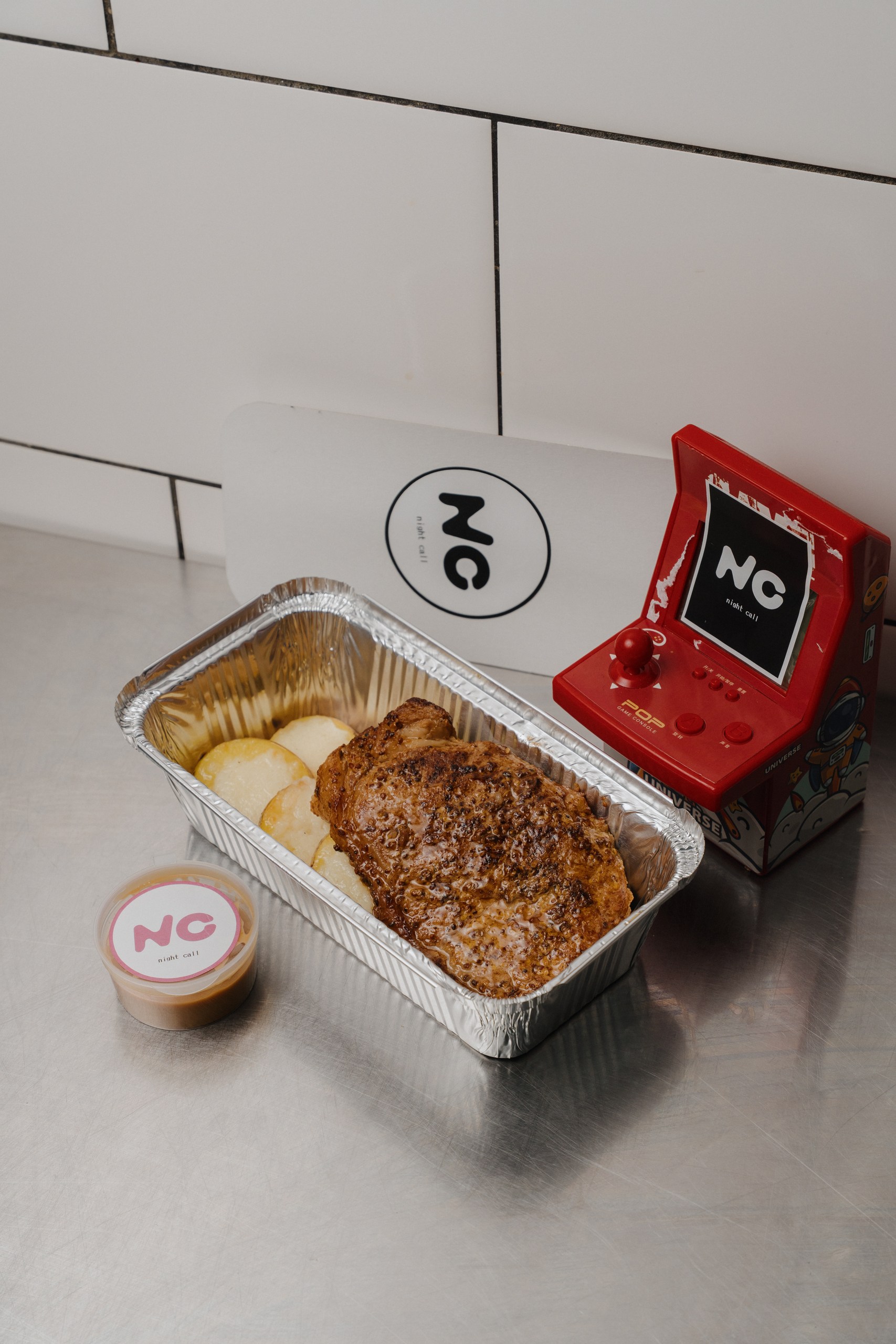 Стейк из свинины с имбирным соусом