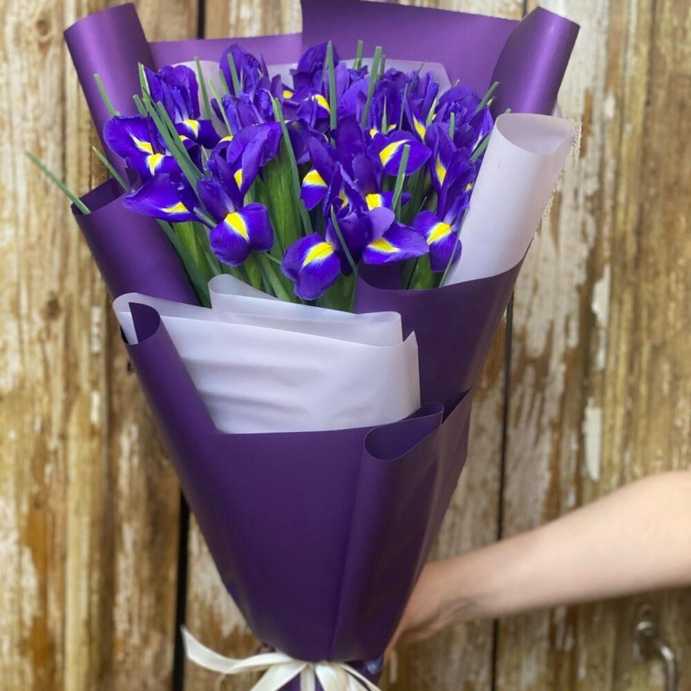 Букет из 15 ирисов