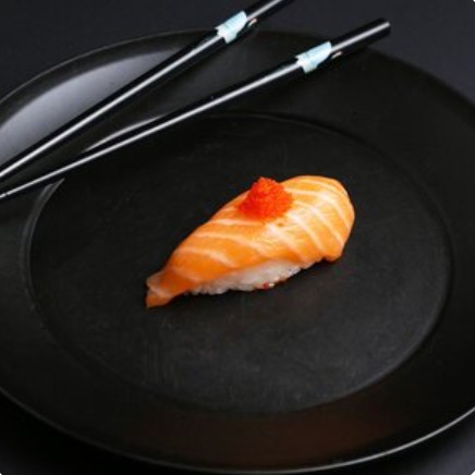 Суши с лососем