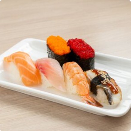Суши с лососем
