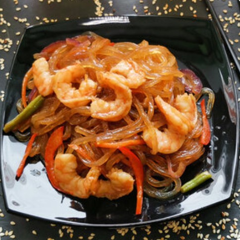 Лапша Вок с креветками и овощами